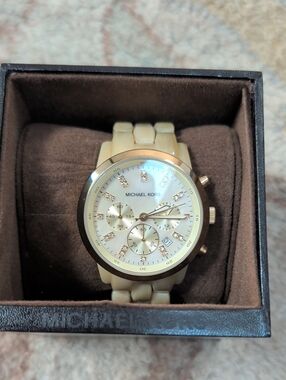 Michael Kors 5217 Cream and Gold-Tone Ceramic Mother Of Pearl Chronograph Watch